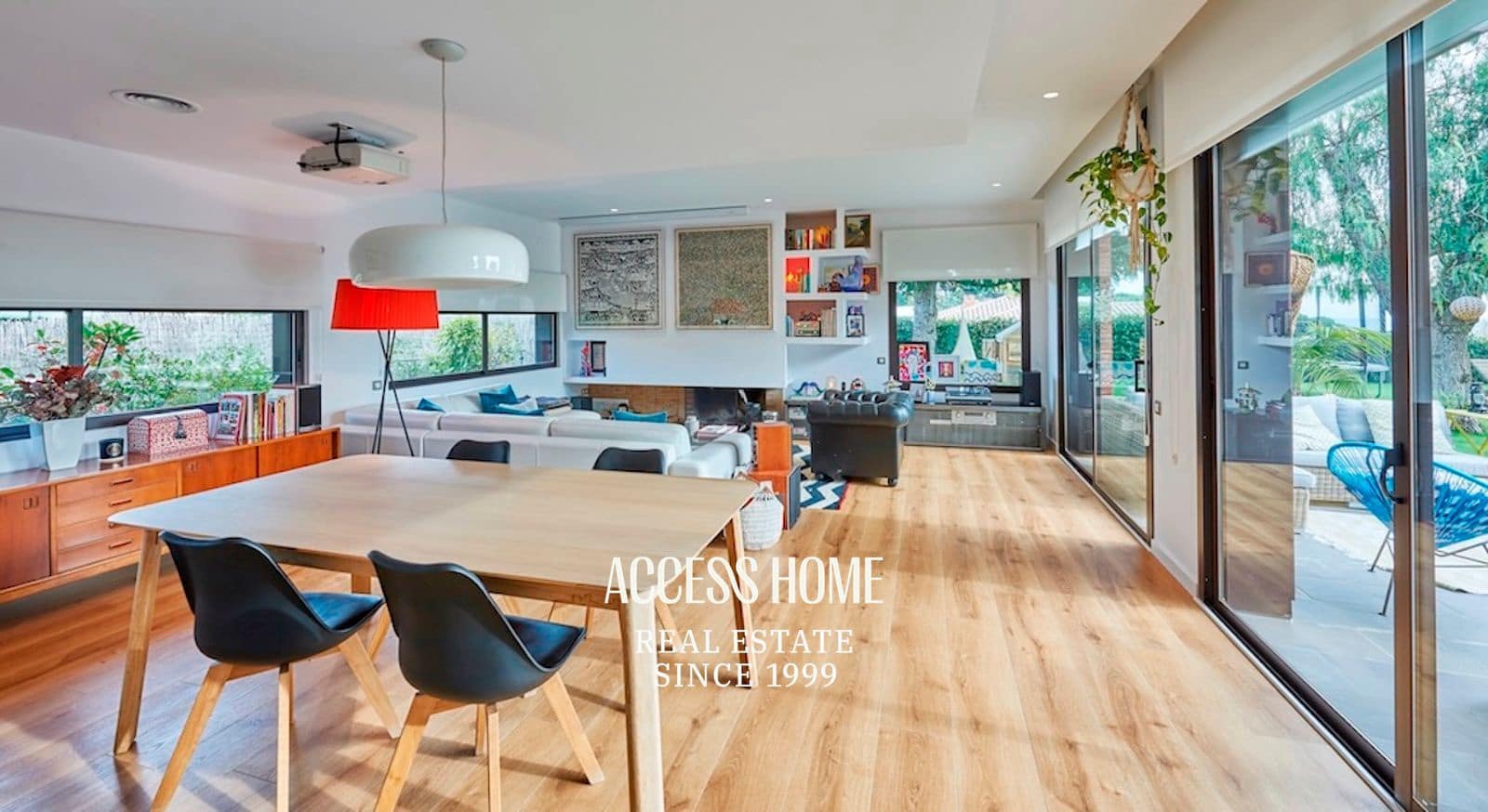 4 bedroom Villa for sale in Sant Vicenc de Montalt with pool garage - € 1,395,000 (Ref: 9254436)