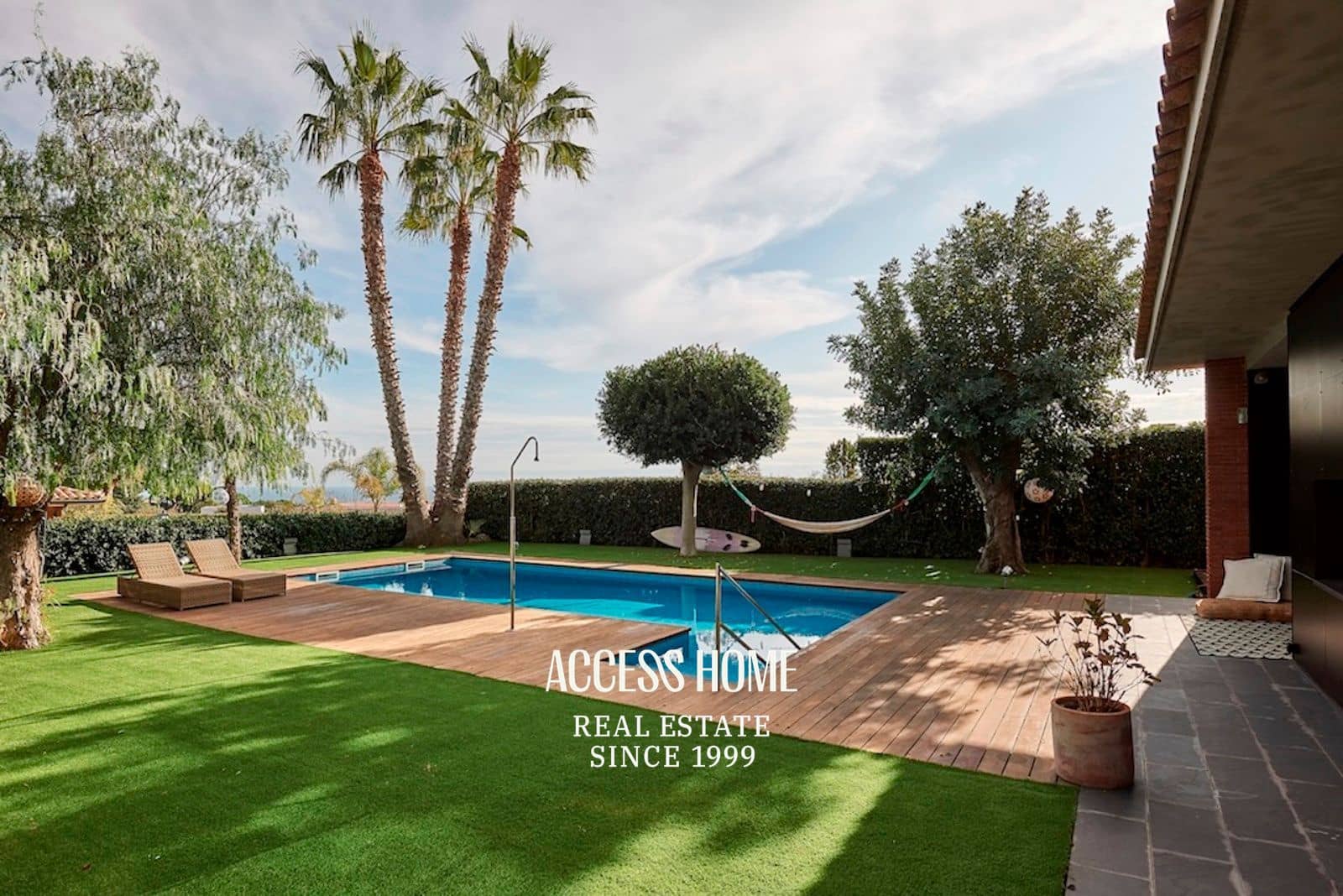 4 bedroom Villa for sale in Sant Vicenc de Montalt with pool garage - € 1,395,000 (Ref: 9254436)