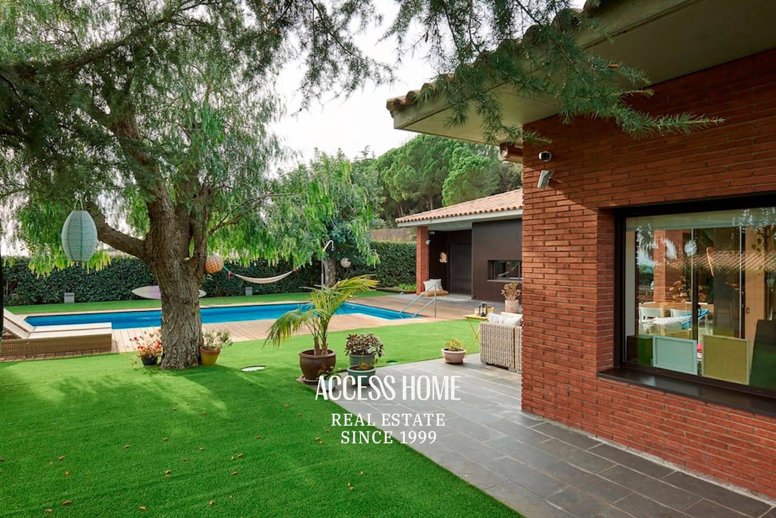 4 bedroom Villa for sale in Sant Vicenc de Montalt with pool garage - € 1,395,000 (Ref: 9254436)