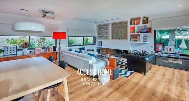 4 soverom Villa til salgs i Sant Vicenç de Montalt med svømmebasseng garasje - € 1 395 000 (Ref: 9254436)