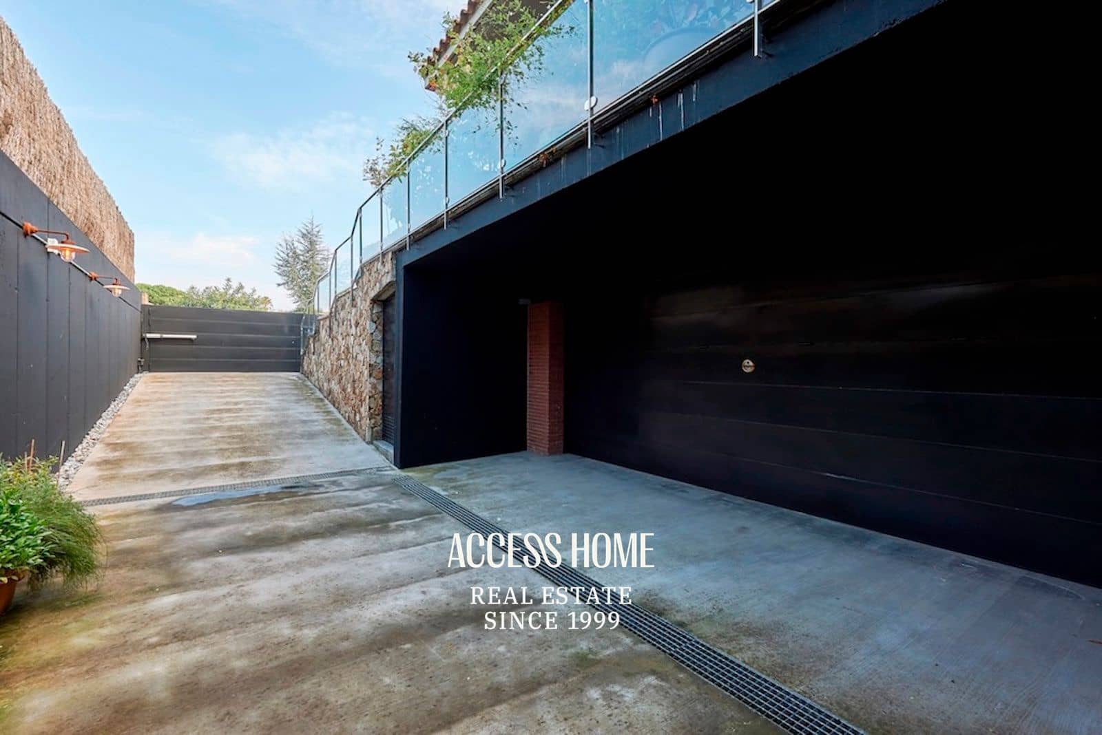 4 bedroom Villa for sale in Sant Vicenc de Montalt with pool garage - € 1,395,000 (Ref: 9254436)