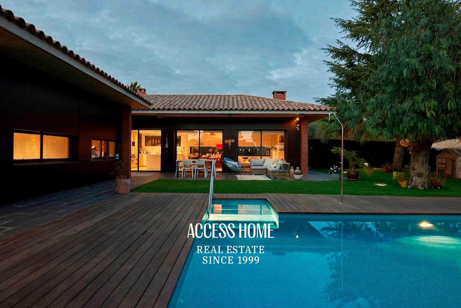 4 bedroom Villa for sale in Sant Vicenc de Montalt with pool garage - € 1,395,000 (Ref: 9254436)