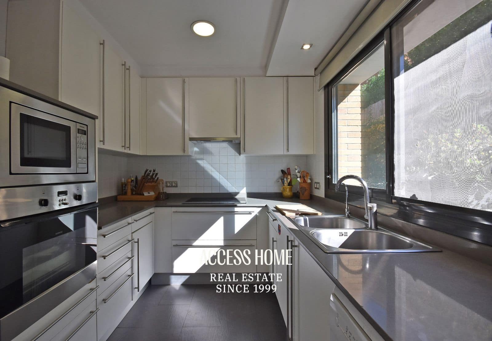 6 soveværelse Villa til salg i Alella med swimmingpool garage - € 1.100.000 (Ref: 9255585)