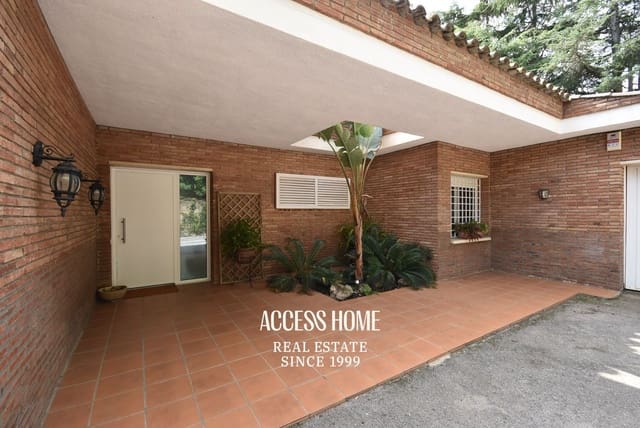 5 bedroom Villa for sale in Sant Andreu de Llavaneres with pool garage - € 1,350,000 (Ref: 9288529)