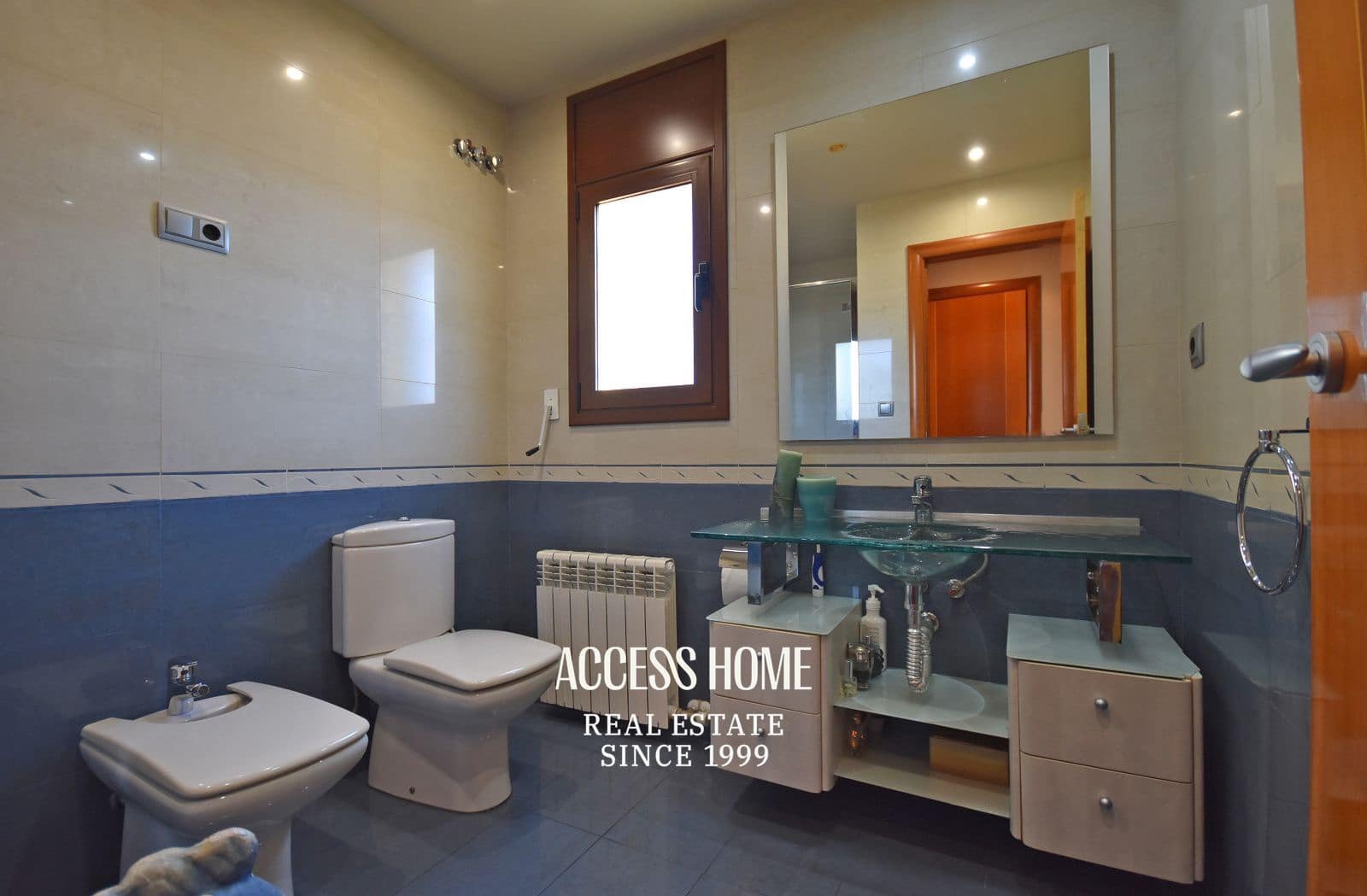 5 soverom Villa til salgs i Premia de Dalt med svømmebasseng garasje - € 795 000 (Ref: 9332869)