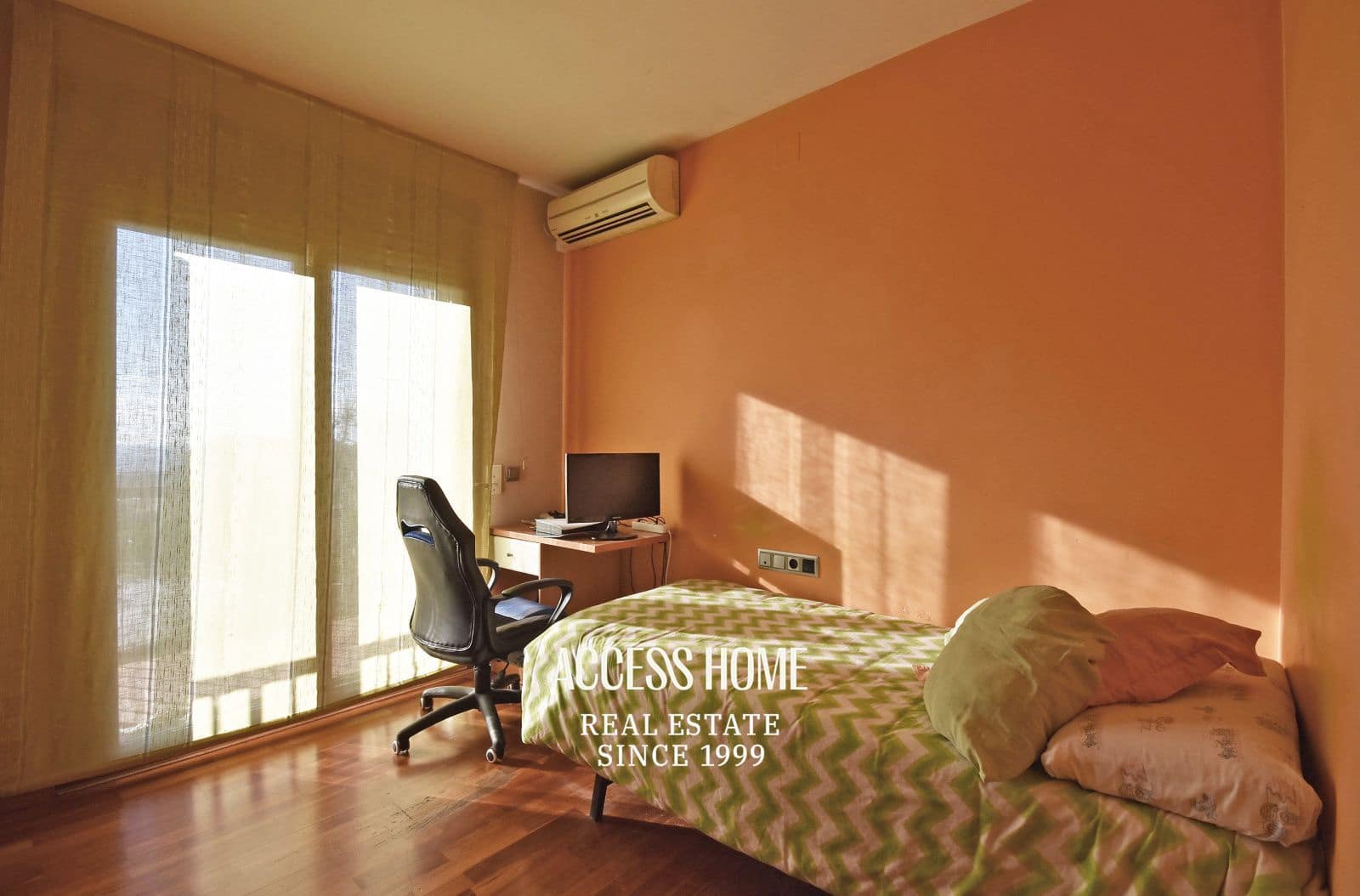 5 soverom Villa til salgs i Premia de Dalt med svømmebasseng garasje - € 795 000 (Ref: 9332869)