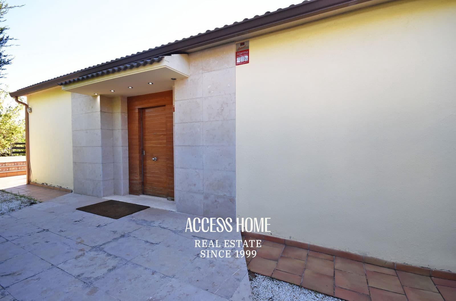 5 soverom Villa til salgs i Premia de Dalt med svømmebasseng garasje - € 795 000 (Ref: 9332869)