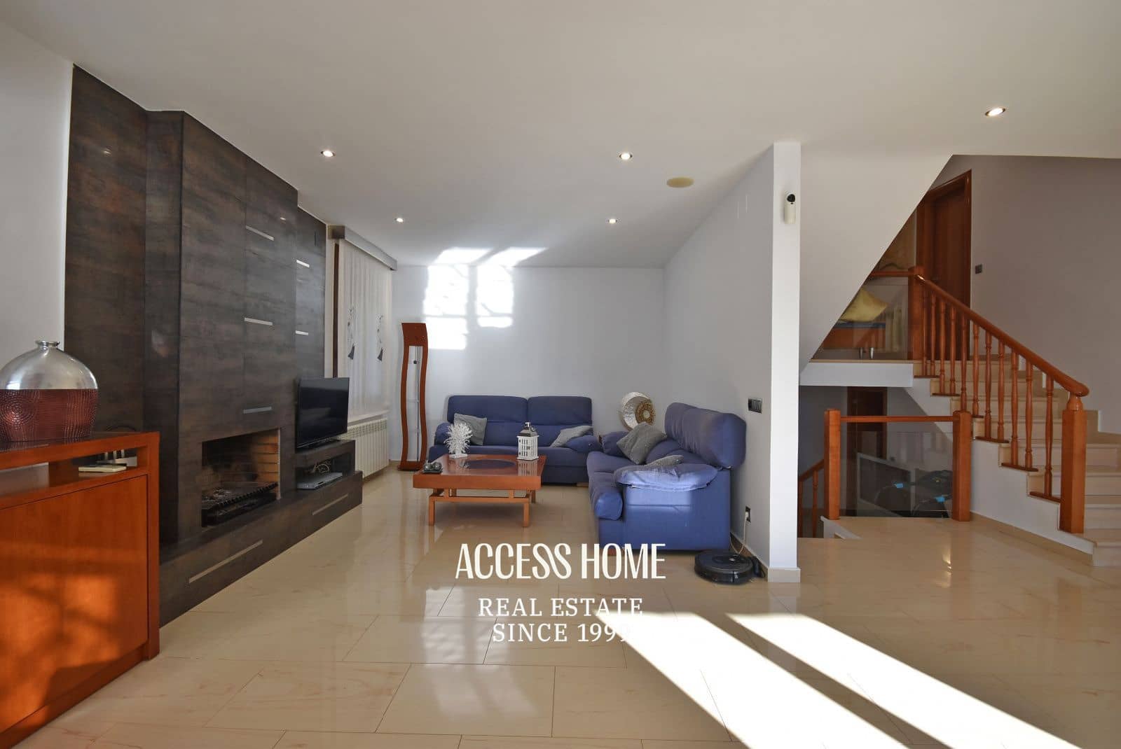 5 soverom Villa til salgs i Premia de Dalt med svømmebasseng garasje - € 795 000 (Ref: 9332869)