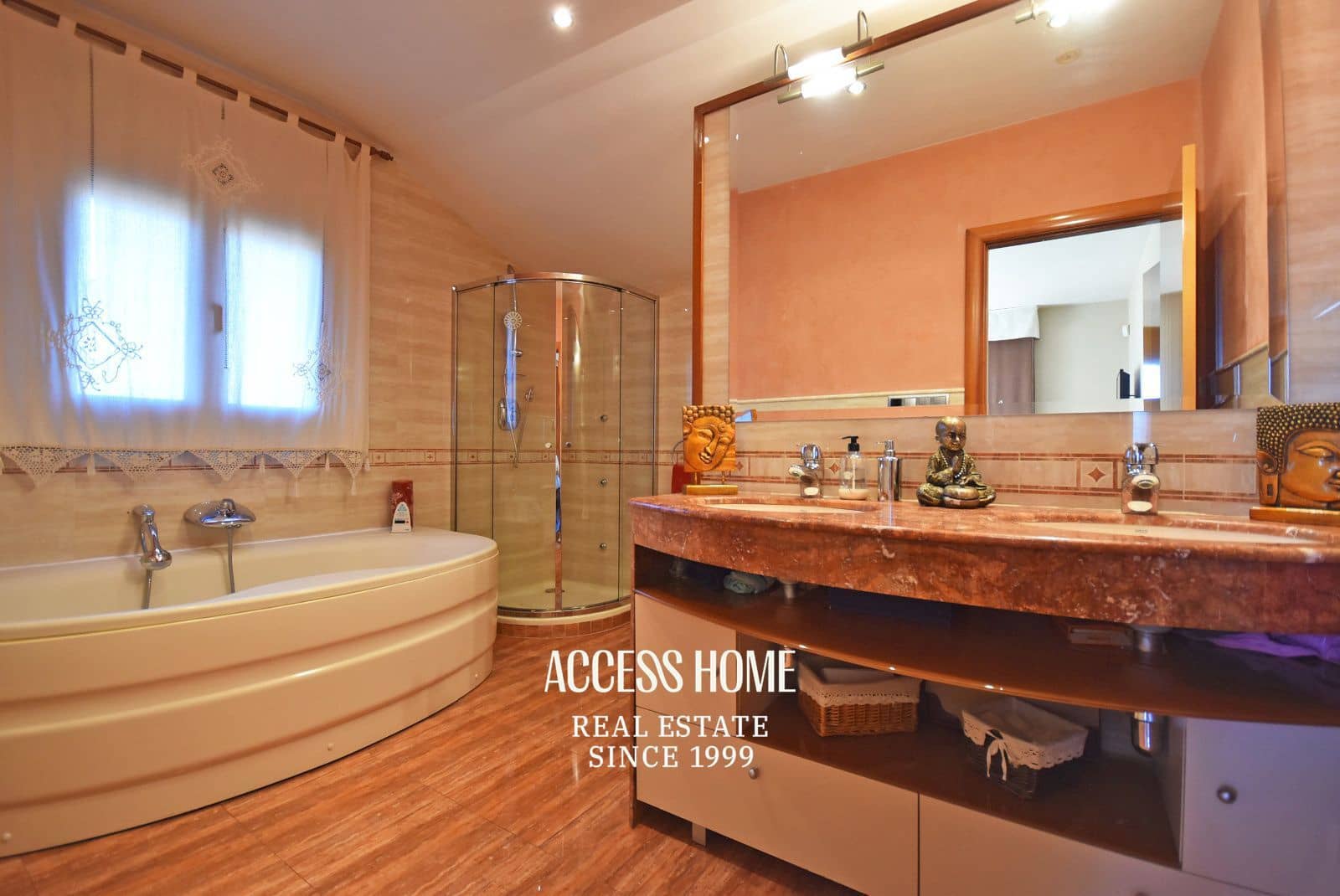 5 soverom Villa til salgs i Premia de Dalt med svømmebasseng garasje - € 795 000 (Ref: 9332869)