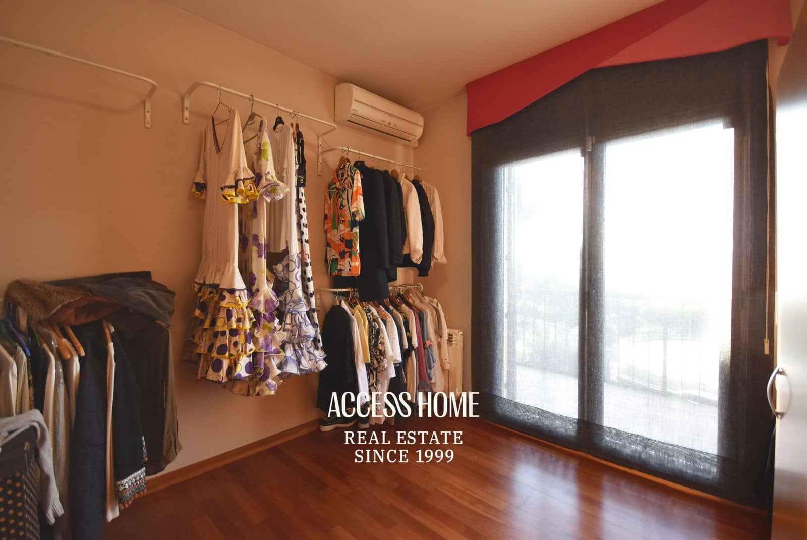 5 soverom Villa til salgs i Premia de Dalt med svømmebasseng garasje - € 795 000 (Ref: 9332869)