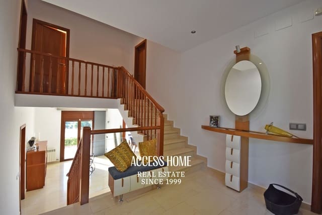 5 makuuhuone Huvila myytävänä paikassa Premià de Dalt mukana uima-altaan 
autotalli - 795 000 € (Ref: 9332869)