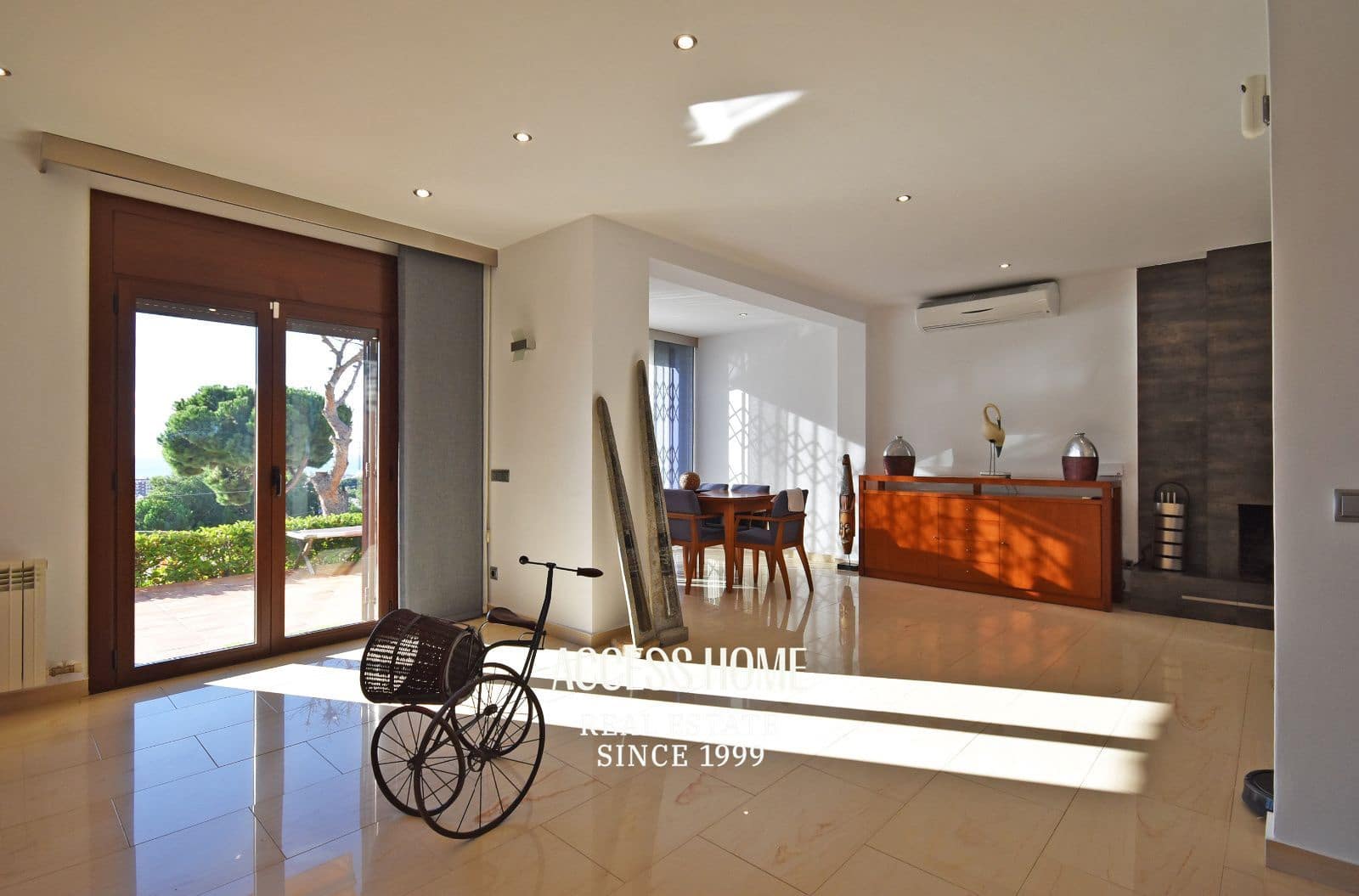 5 soverom Villa til salgs i Premia de Dalt med svømmebasseng garasje - € 795 000 (Ref: 9332869)