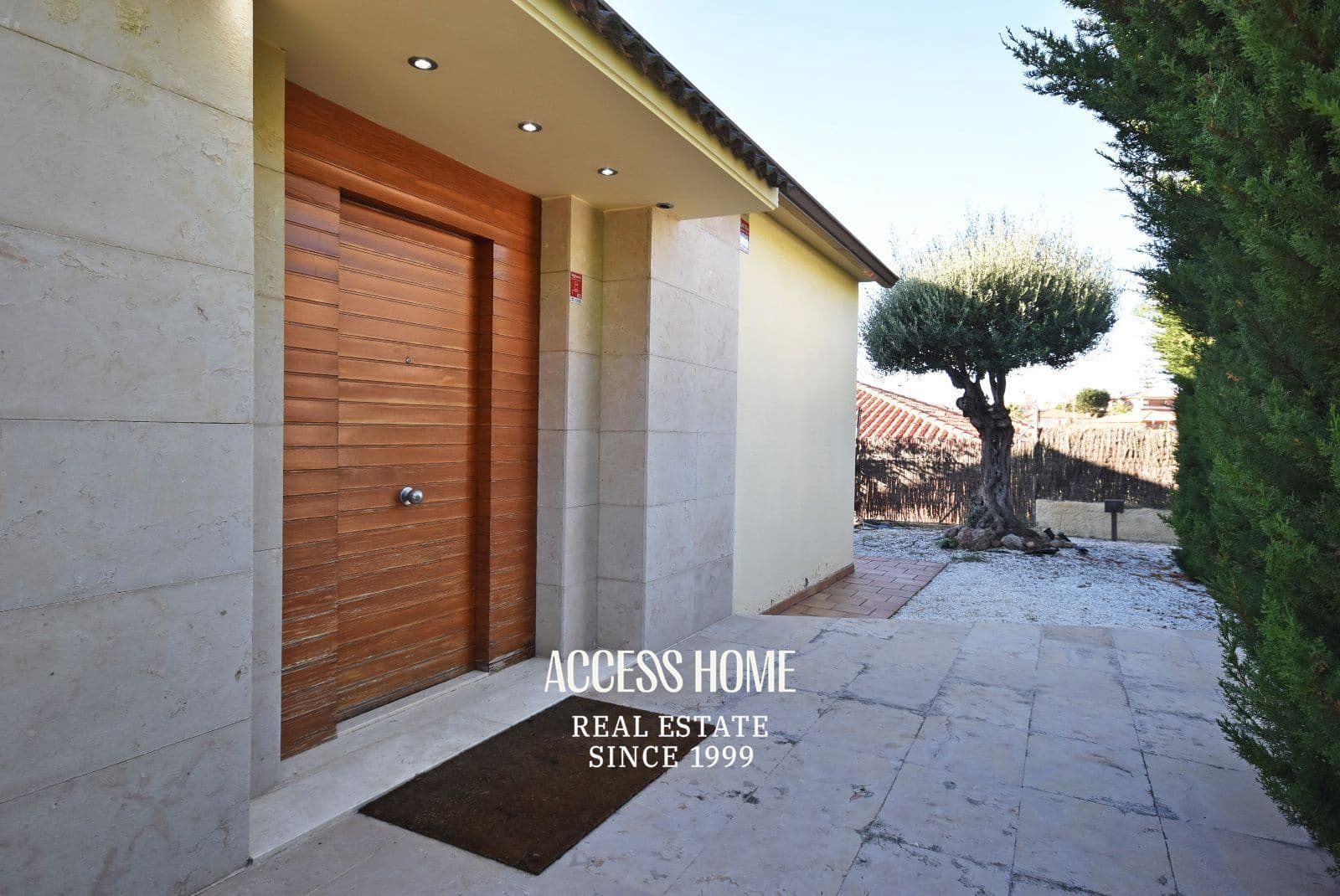 5 soverom Villa til salgs i Premia de Dalt med svømmebasseng garasje - € 795 000 (Ref: 9332869)