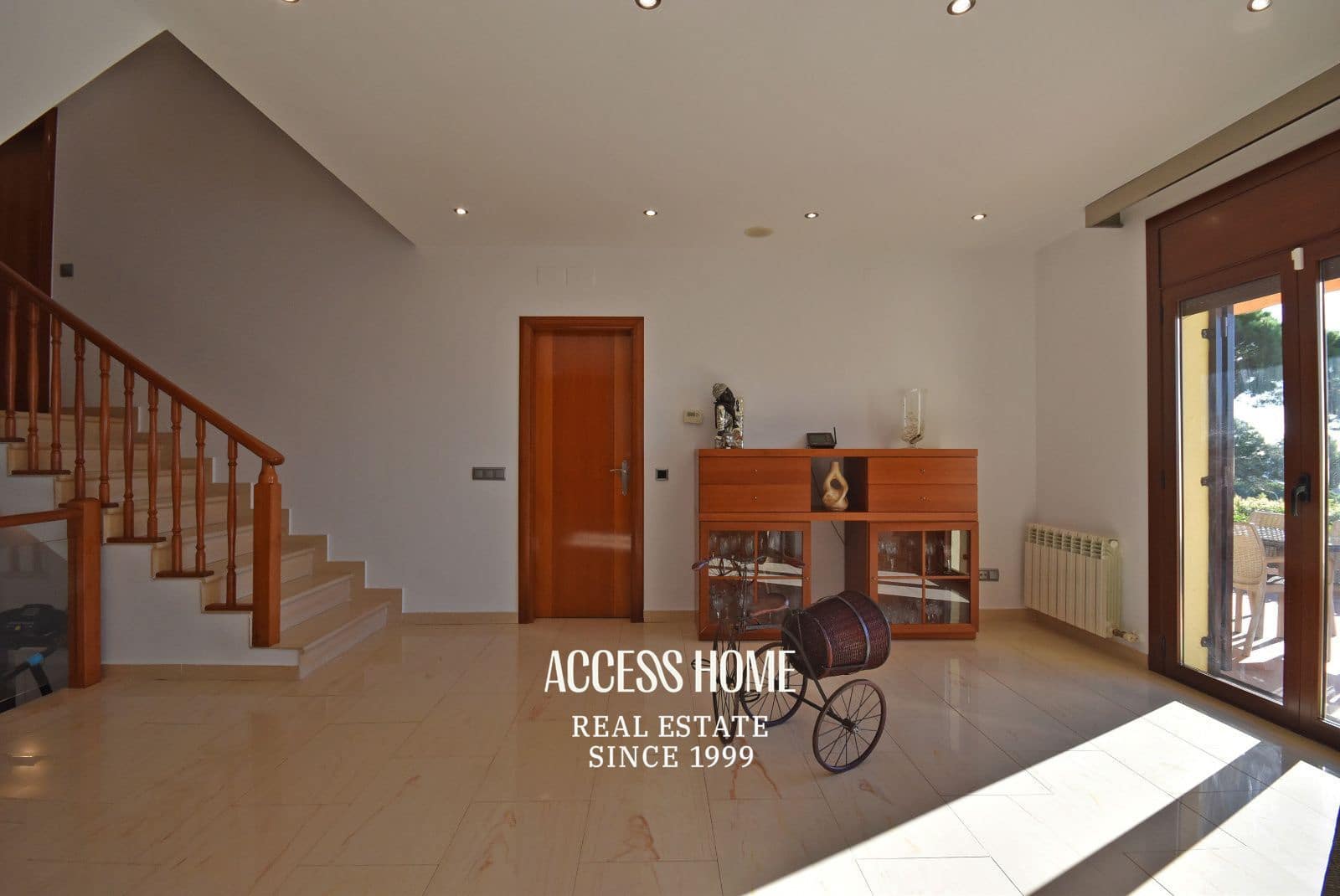 5 soverom Villa til salgs i Premia de Dalt med svømmebasseng garasje - € 795 000 (Ref: 9332869)