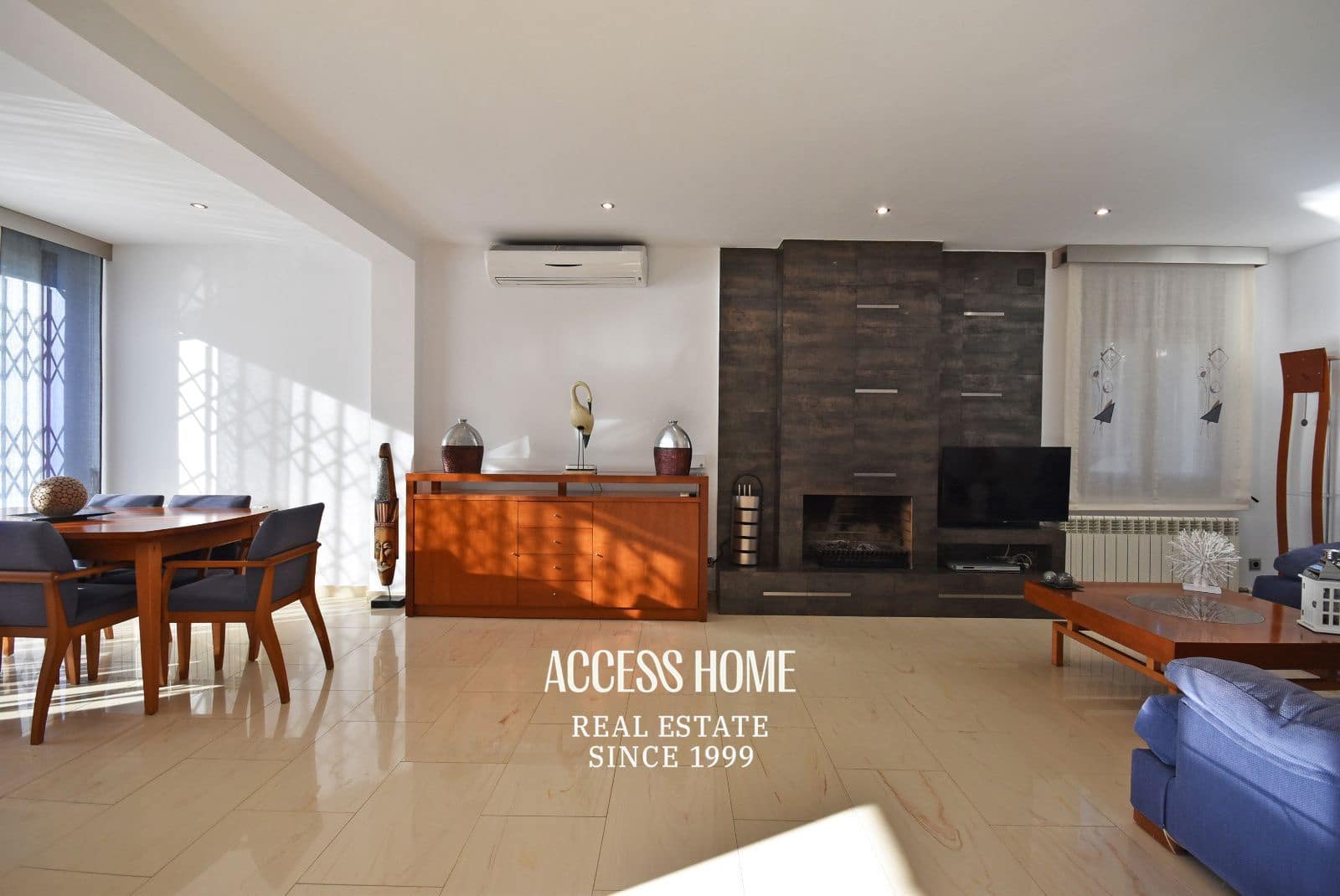 5 soverom Villa til salgs i Premia de Dalt med svømmebasseng garasje - € 795 000 (Ref: 9332869)