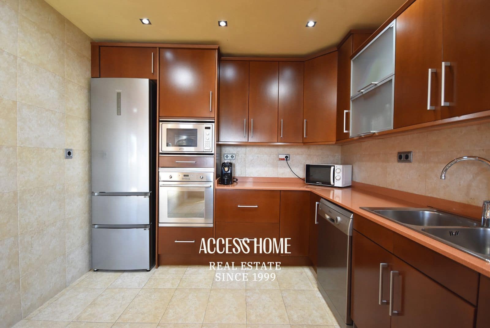 5 soverom Villa til salgs i Premia de Dalt med svømmebasseng garasje - € 795 000 (Ref: 9332869)