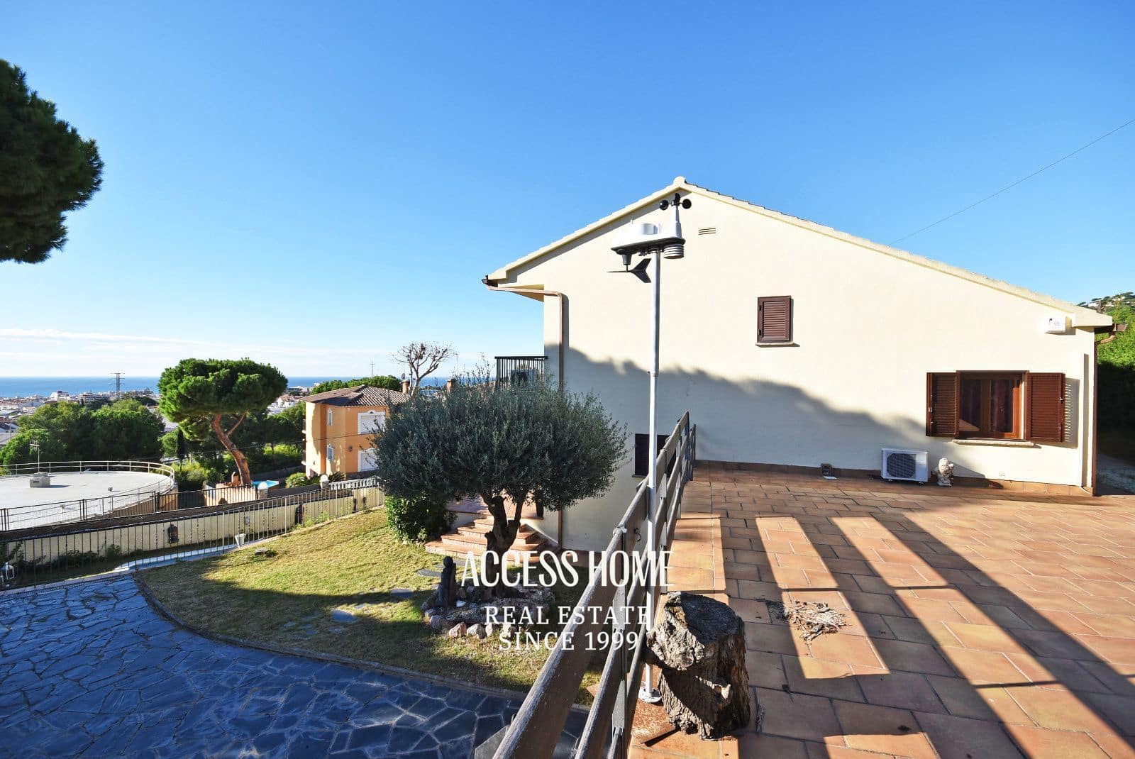 5 soverom Villa til salgs i Premia de Dalt med svømmebasseng garasje - € 795 000 (Ref: 9332869)