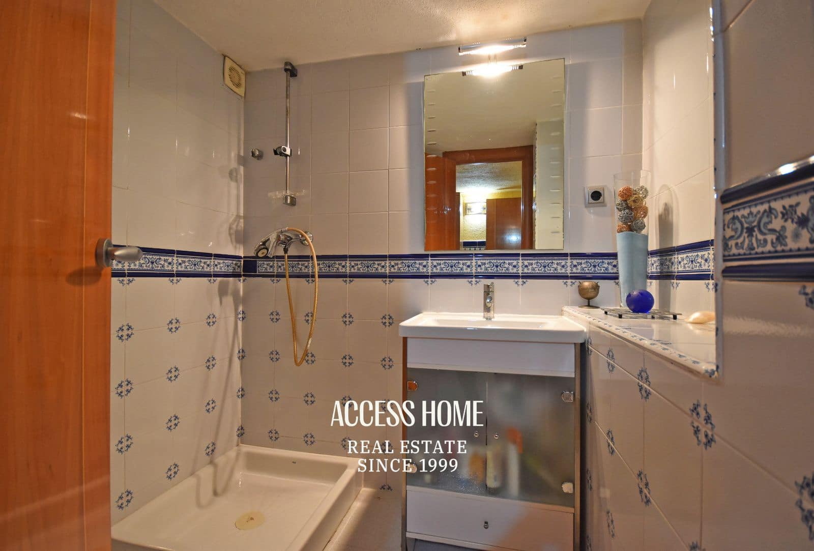 5 soverom Villa til salgs i Premia de Dalt med svømmebasseng garasje - € 795 000 (Ref: 9332869)