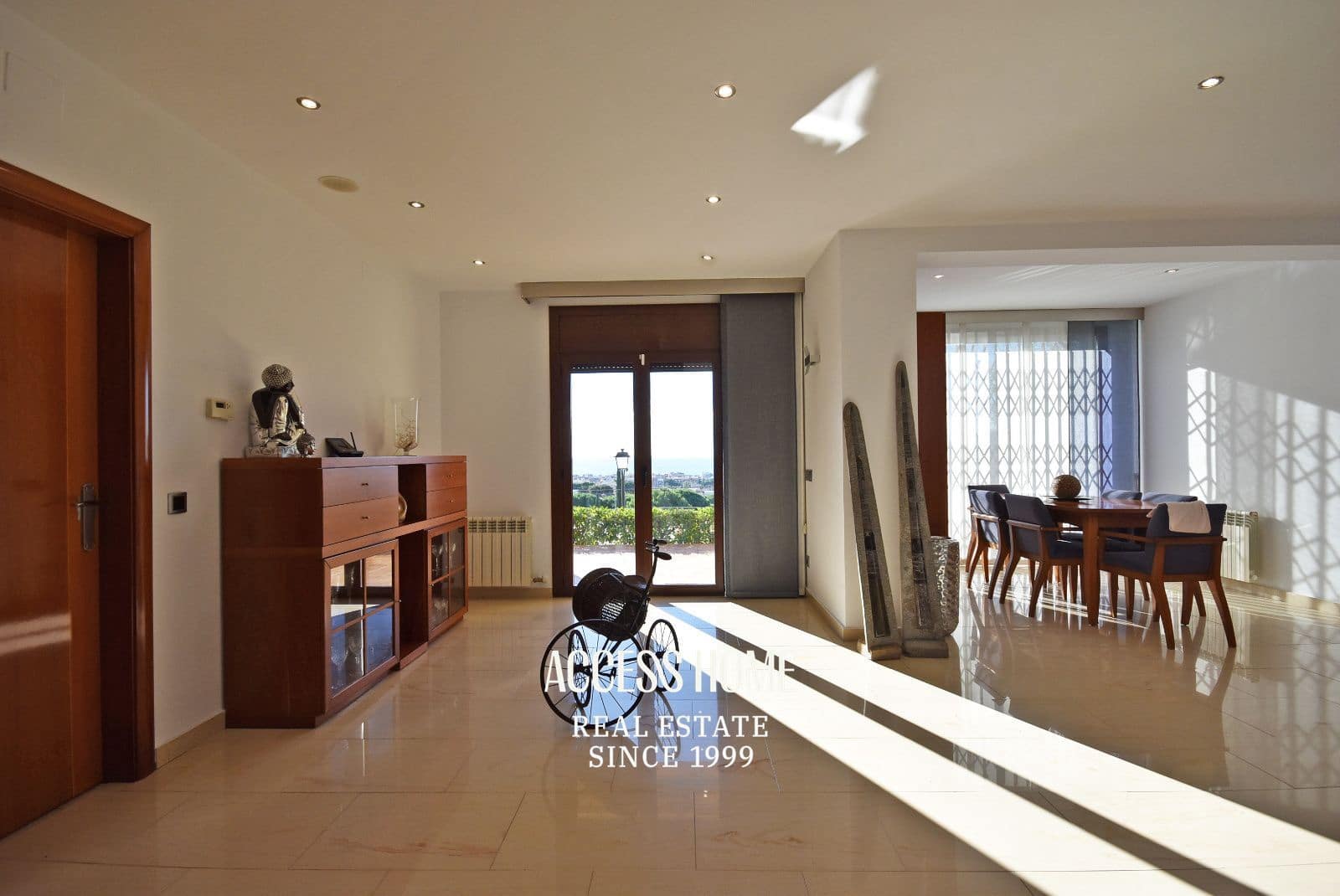 5 soverom Villa til salgs i Premia de Dalt med svømmebasseng garasje - € 795 000 (Ref: 9332869)