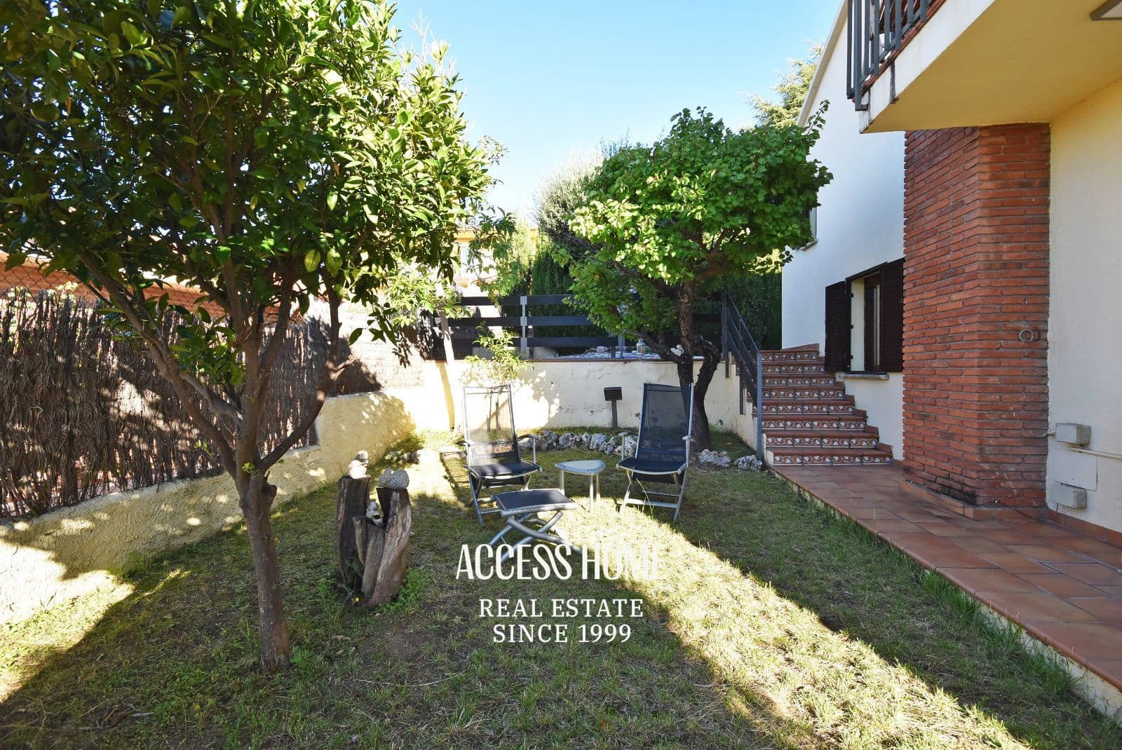 5 soverom Villa til salgs i Premia de Dalt med svømmebasseng garasje - € 795 000 (Ref: 9332869)