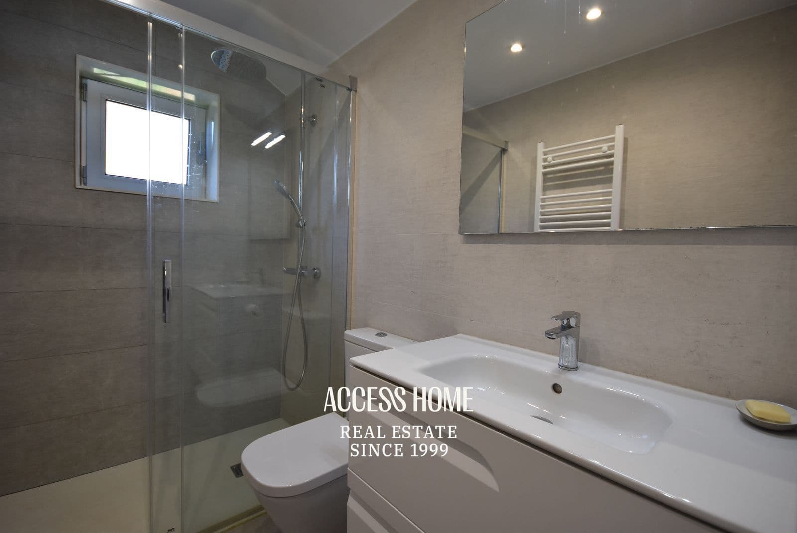 4 bedroom Villa for rent in Sant Vicenc de Montalt with pool garage - € 6,000 (Ref: 9336877)