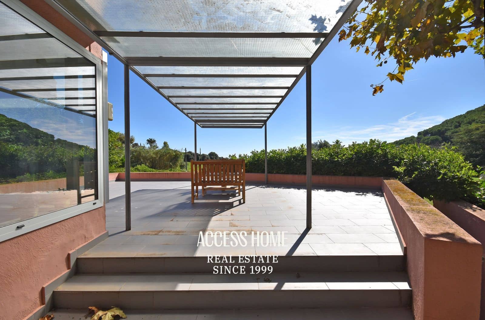 4 bedroom Villa for rent in Sant Vicenc de Montalt with pool garage - € 6,000 (Ref: 9336877)