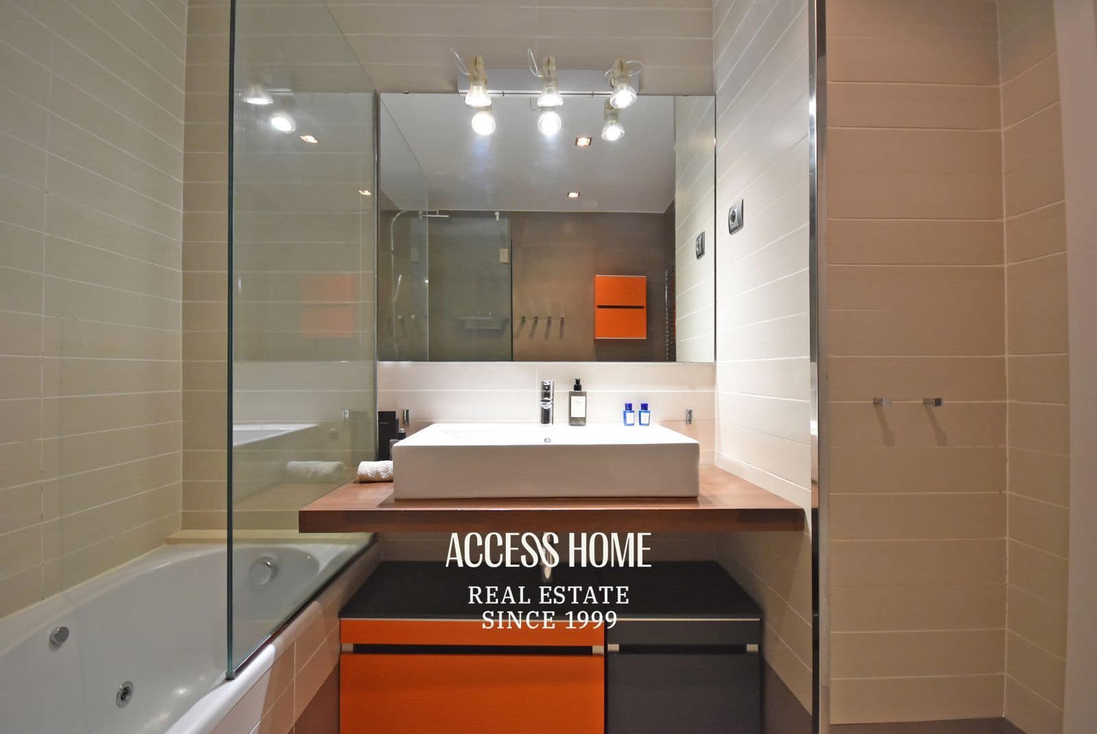 4 sypialnia Willa na sprzedaż w Alella z basenem garażem - 799 000 € (Ref: 9340240)