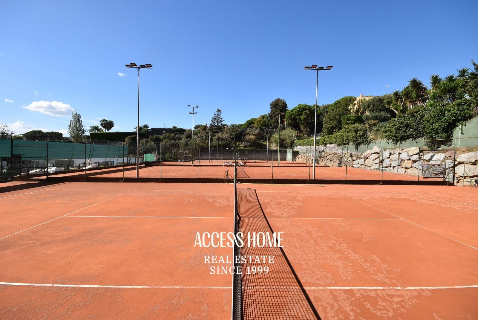 Villa til salg i Cabrils med swimmingpool - € 1.950.000 (Ref: 9356490)