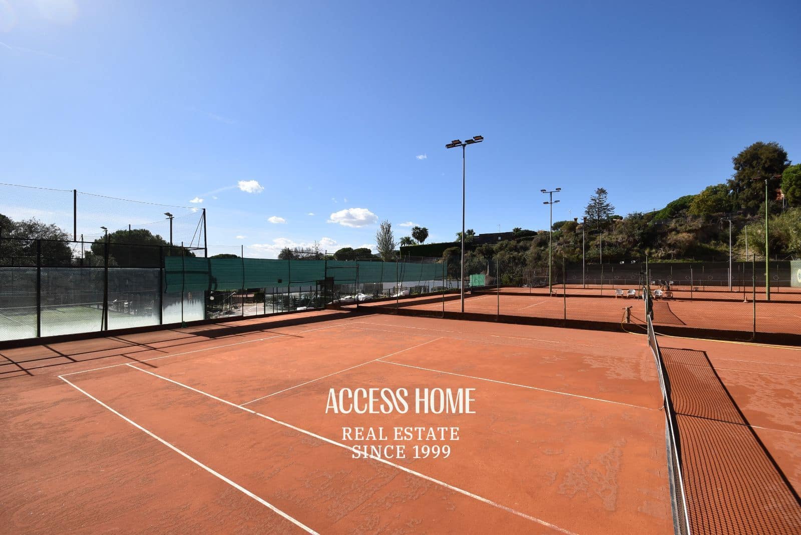 Villa til salg i Cabrils med swimmingpool - € 1.950.000 (Ref: 9356490)