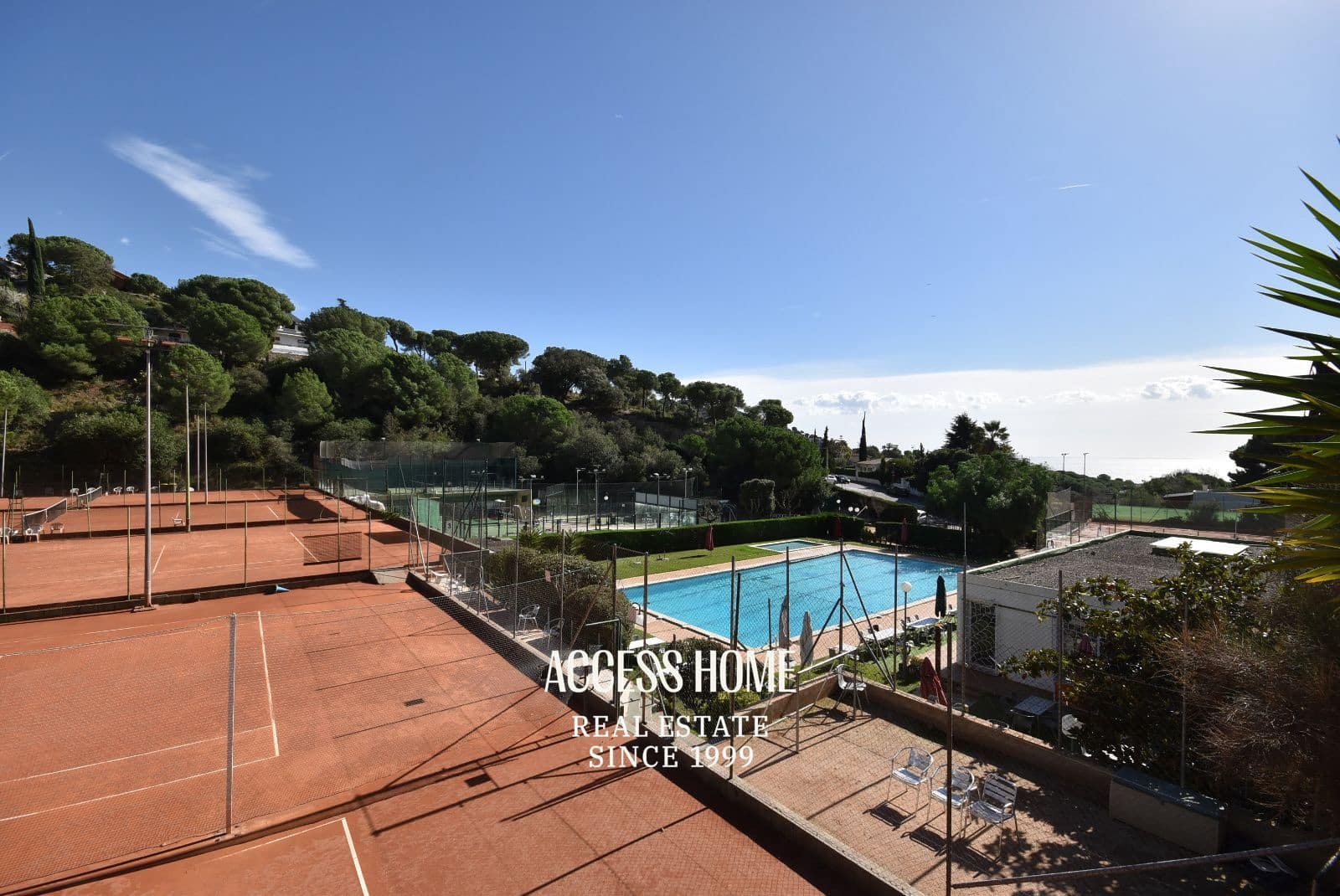 Villa til salg i Cabrils med swimmingpool - € 1.950.000 (Ref: 9356490)