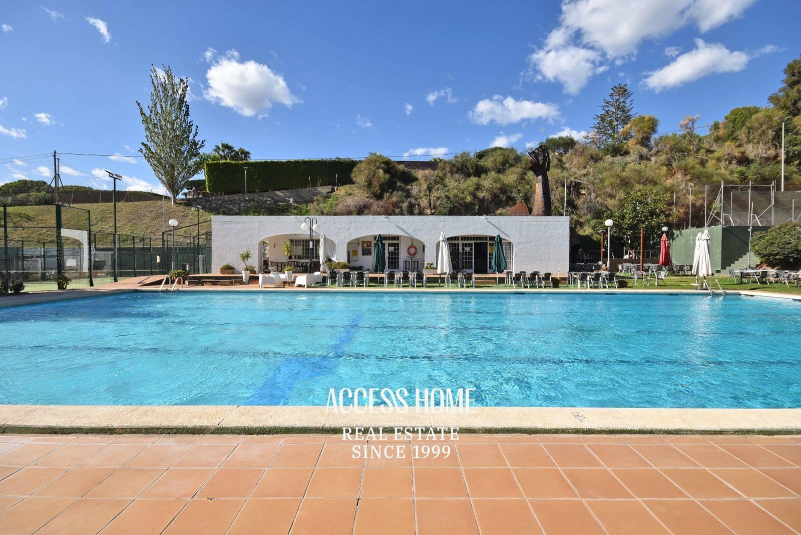 Villa til salg i Cabrils med swimmingpool - € 1.950.000 (Ref: 9356490)