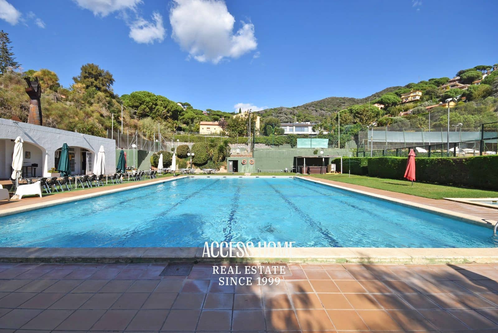 Villa til salg i Cabrils med swimmingpool - € 1.950.000 (Ref: 9356490)