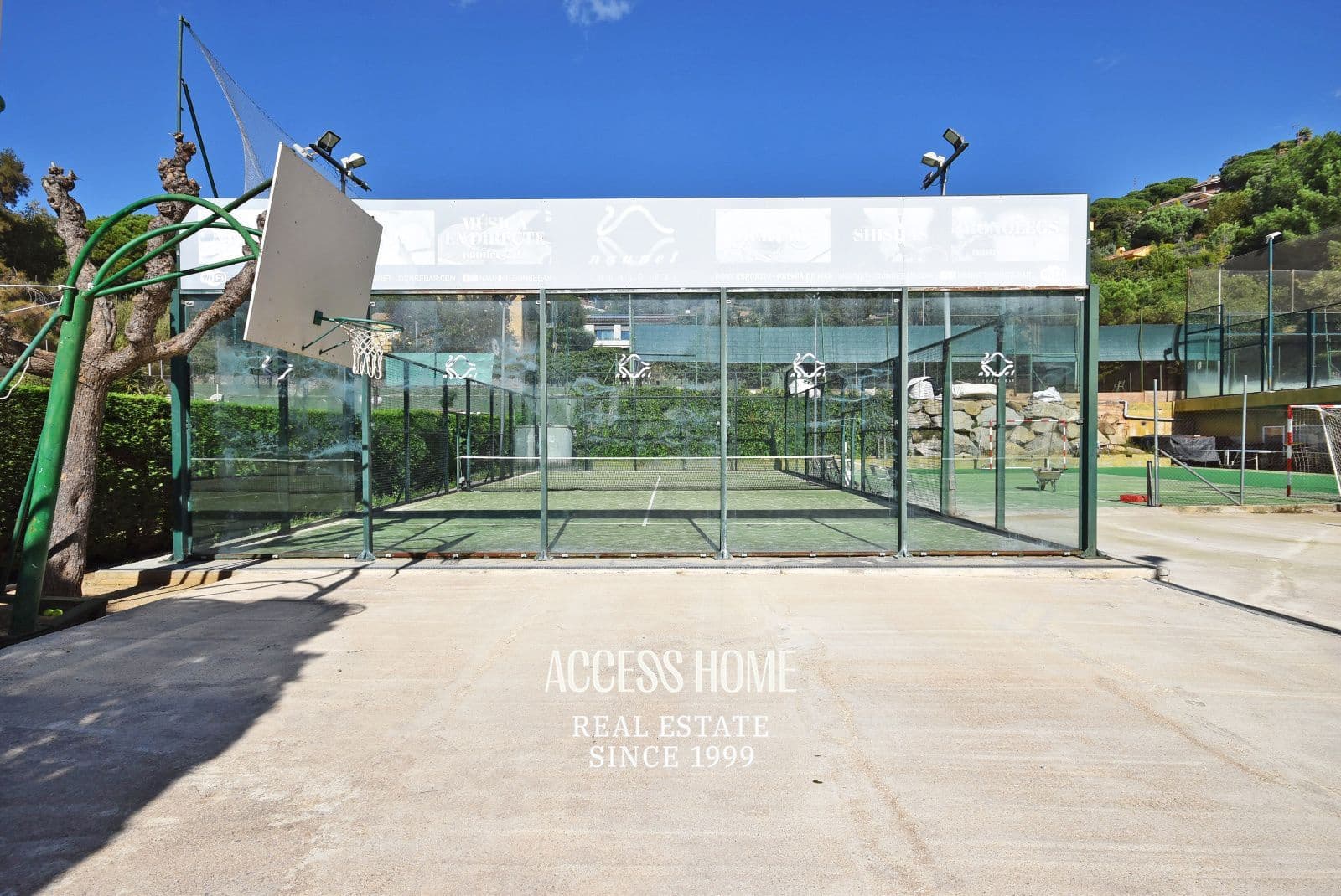 Villa til salg i Cabrils med swimmingpool - € 1.950.000 (Ref: 9356490)