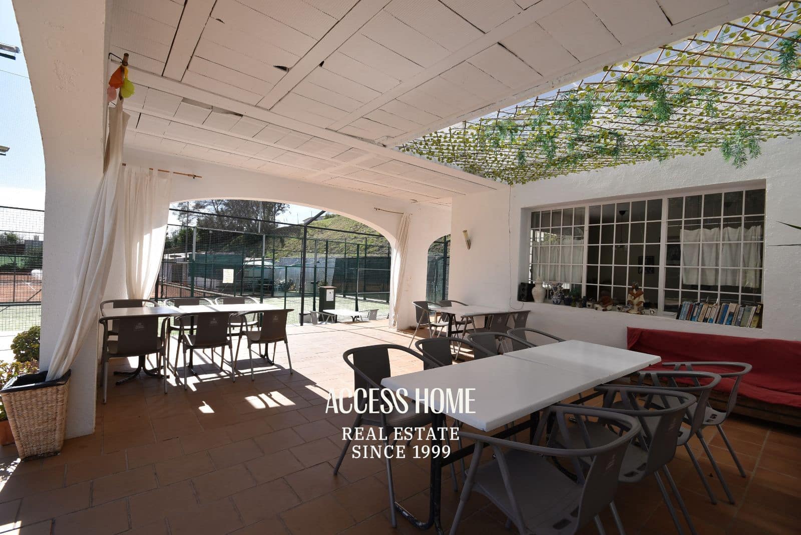 Villa til salg i Cabrils med swimmingpool - € 1.950.000 (Ref: 9356490)