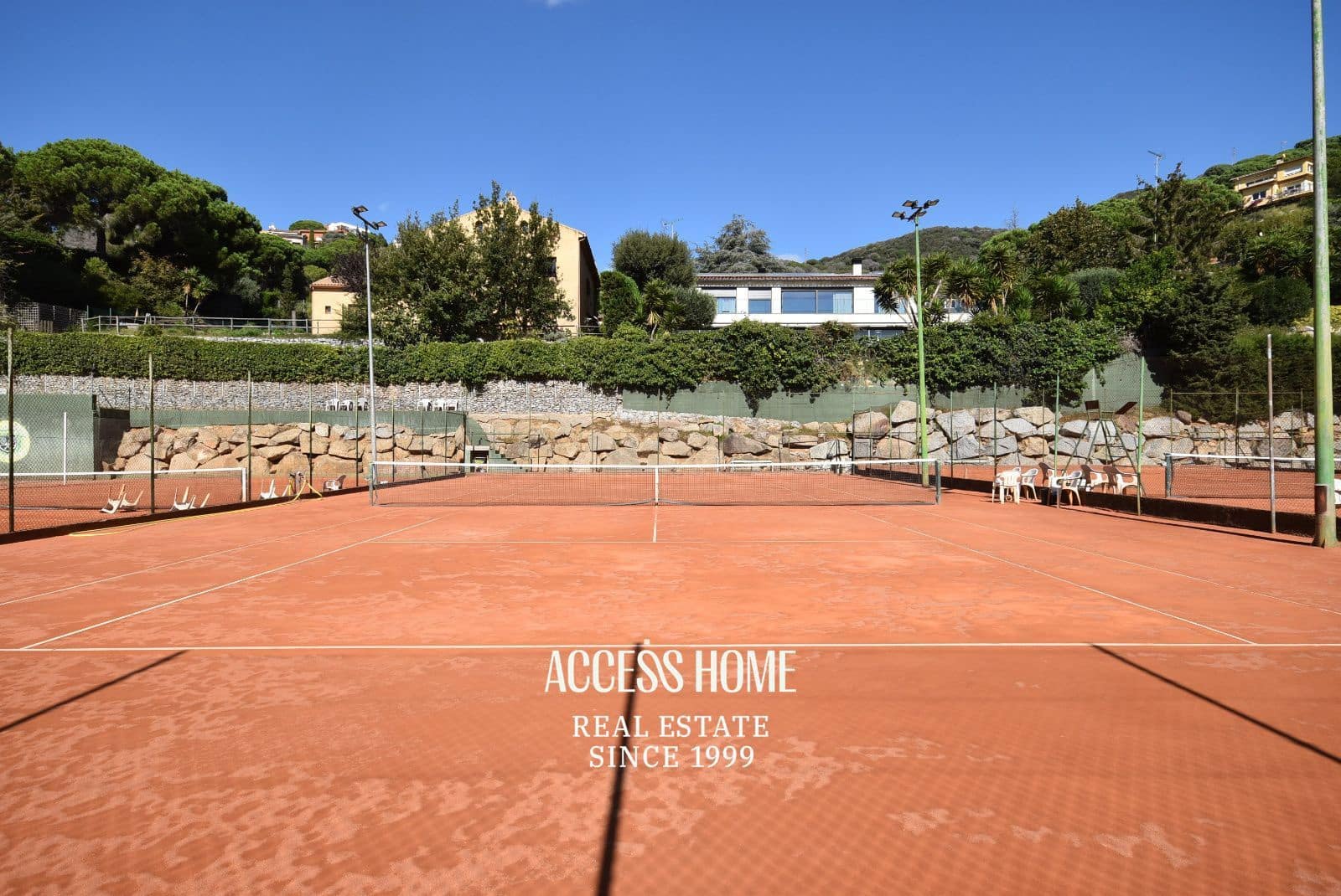 Villa til salg i Cabrils med swimmingpool - € 1.950.000 (Ref: 9356490)