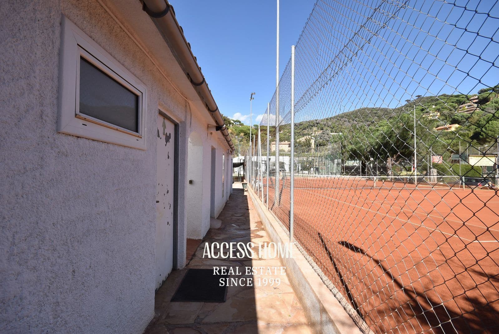 Villa til salg i Cabrils med swimmingpool - € 1.950.000 (Ref: 9356490)