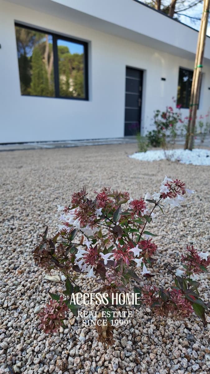 3 Zimmer Villa zu verkaufen in Llagostera mit Pool Garage - 430.000 € (Ref: 9356491)