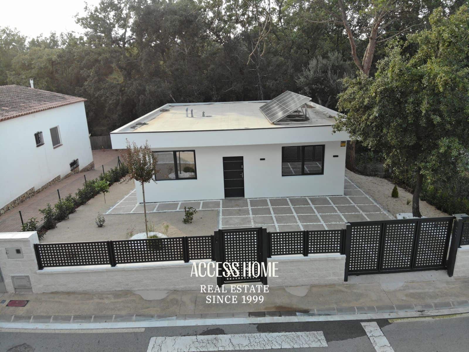 3 Zimmer Villa zu verkaufen in Llagostera mit Pool Garage - 430.000 € (Ref: 9356491)