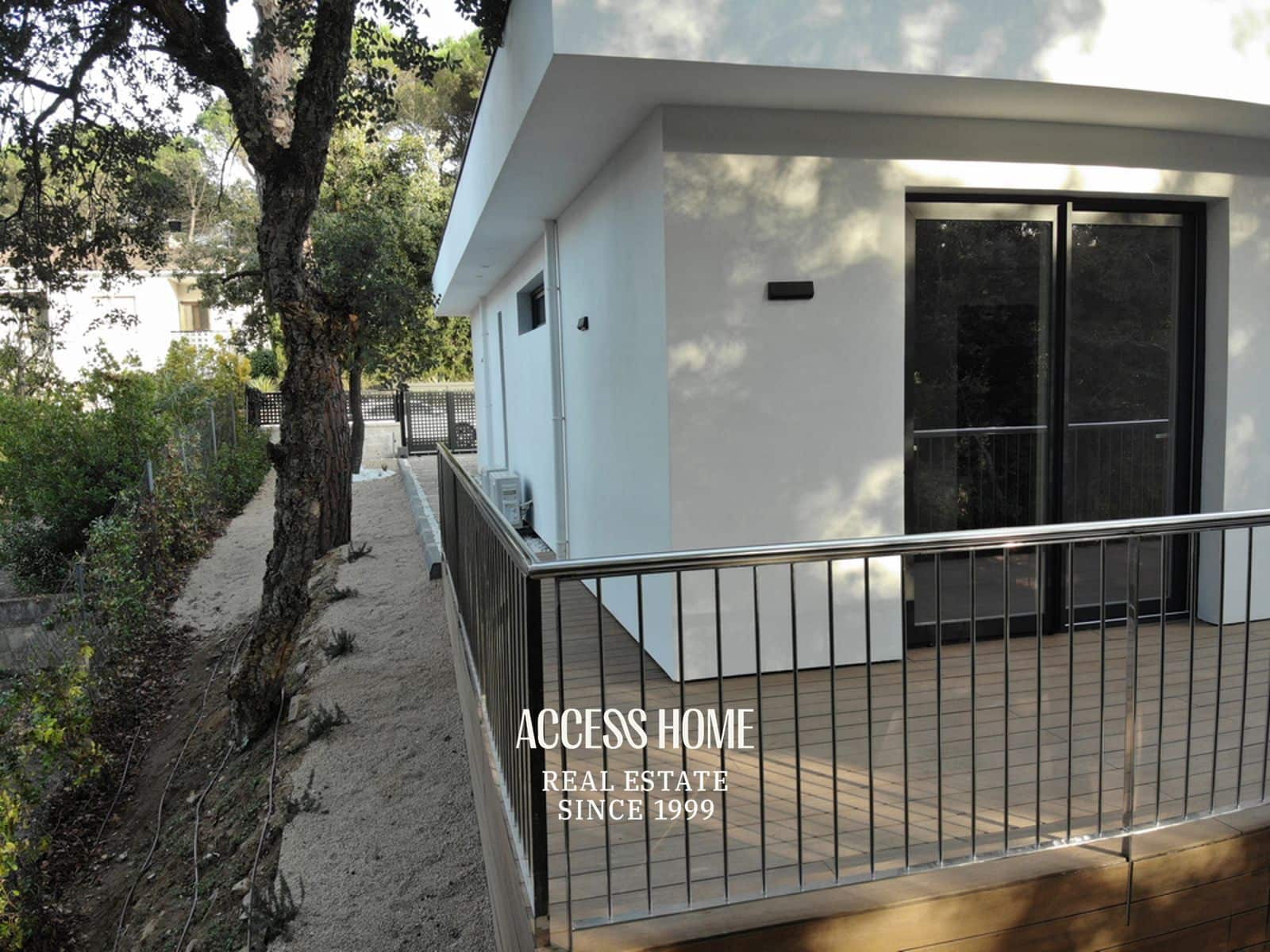 3 Zimmer Villa zu verkaufen in Llagostera mit Pool Garage - 430.000 € (Ref: 9356491)