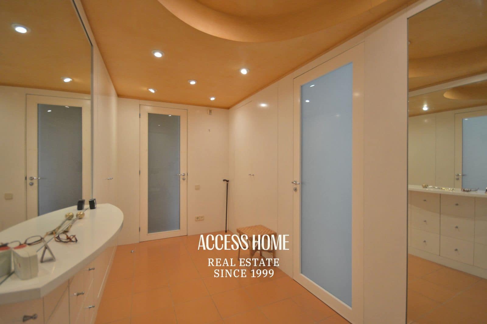 8 bedroom Villa for sale in Sant Vicenc de Montalt with pool garage - € 2,700,000 (Ref: 9363105)