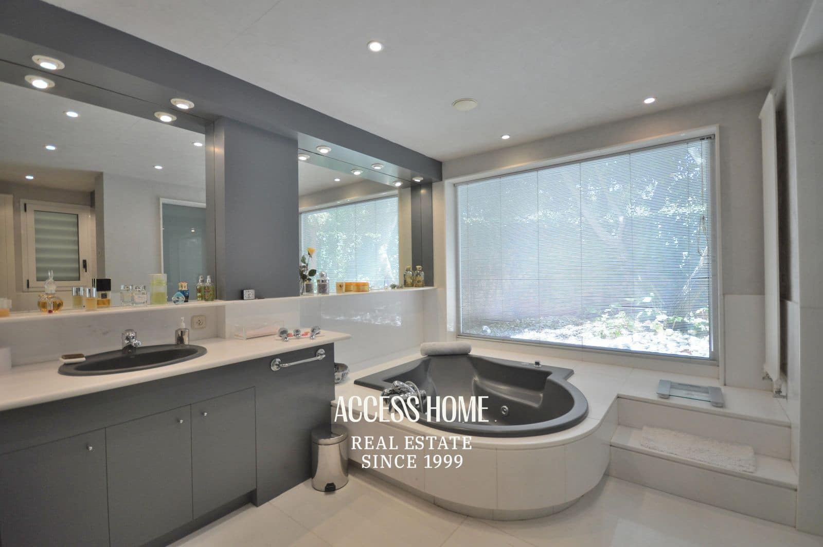 8 bedroom Villa for sale in Sant Vicenc de Montalt with pool garage - € 2,700,000 (Ref: 9363105)