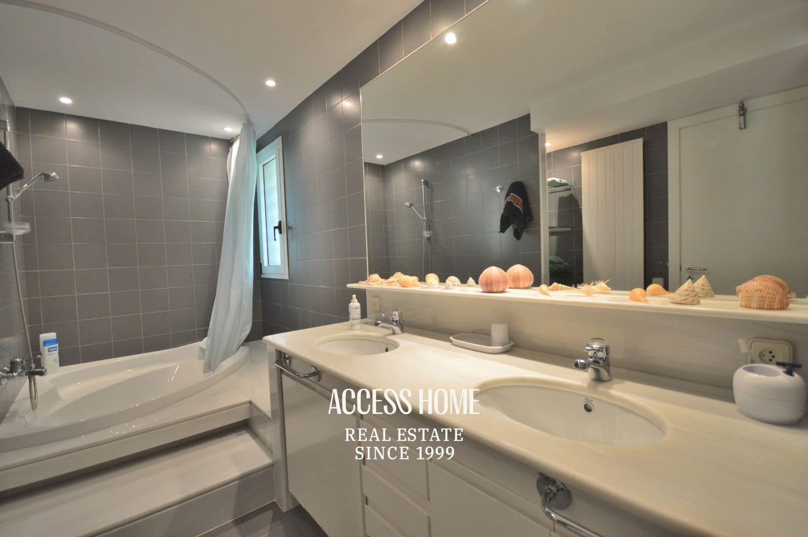 8 bedroom Villa for sale in Sant Vicenc de Montalt with pool garage - € 2,700,000 (Ref: 9363105)