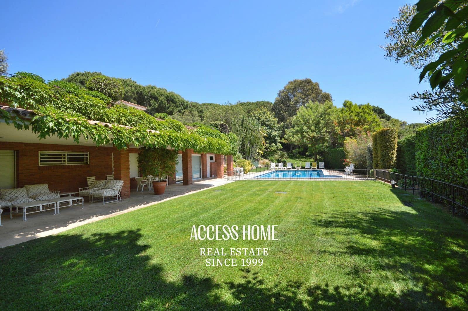 8 bedroom Villa for sale in Sant Vicenc de Montalt with pool garage - € 2,700,000 (Ref: 9363105)