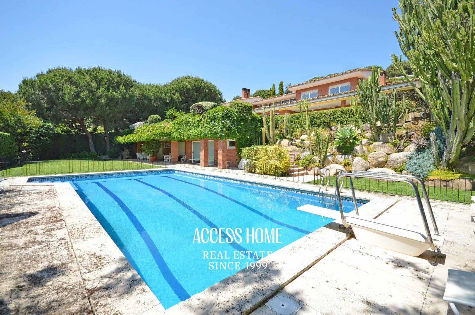 8 bedroom Villa for sale in Sant Vicenc de Montalt with pool garage - € 2,700,000 (Ref: 9363105)