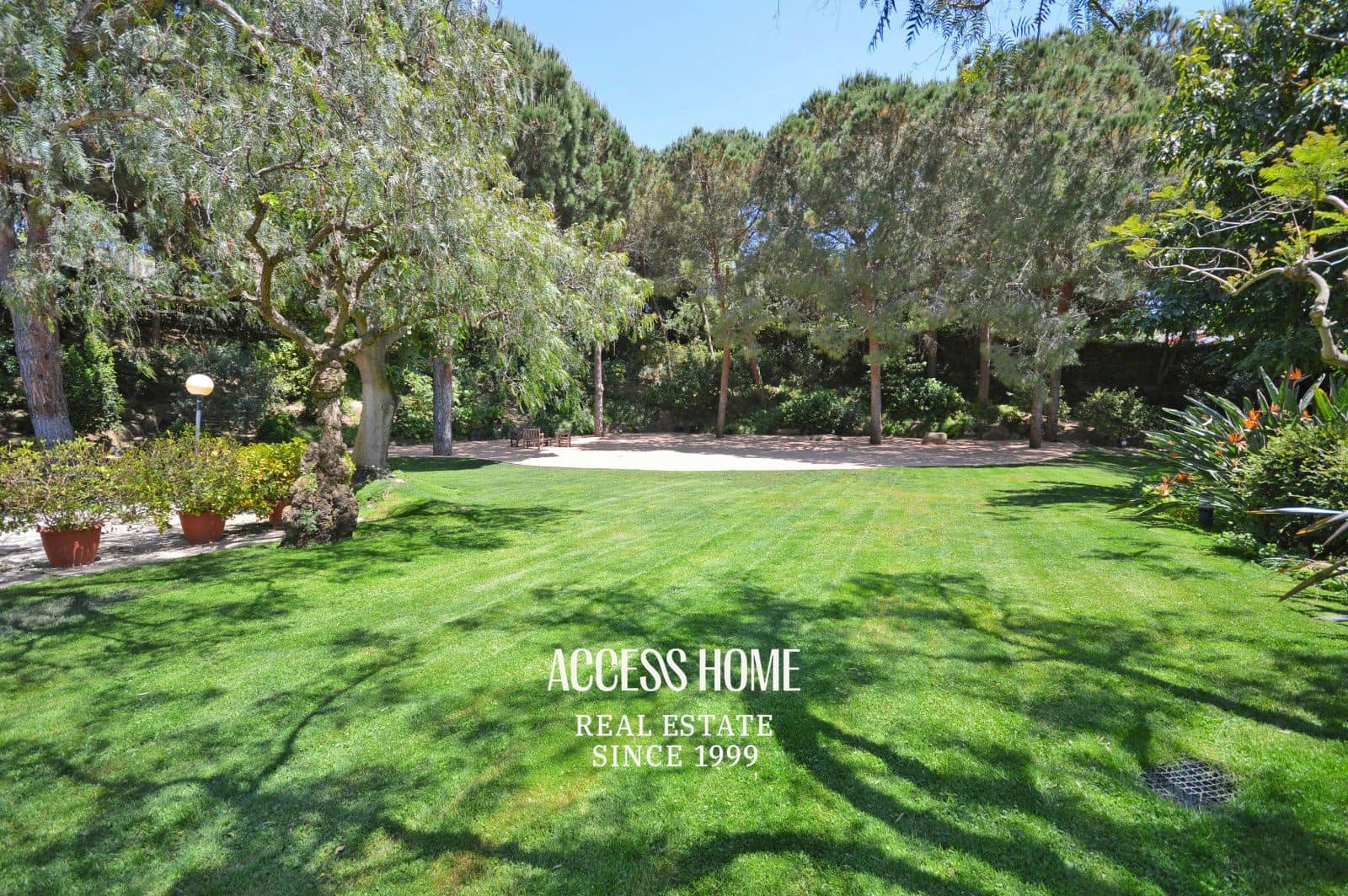 8 bedroom Villa for sale in Sant Vicenc de Montalt with pool garage - € 2,700,000 (Ref: 9363105)