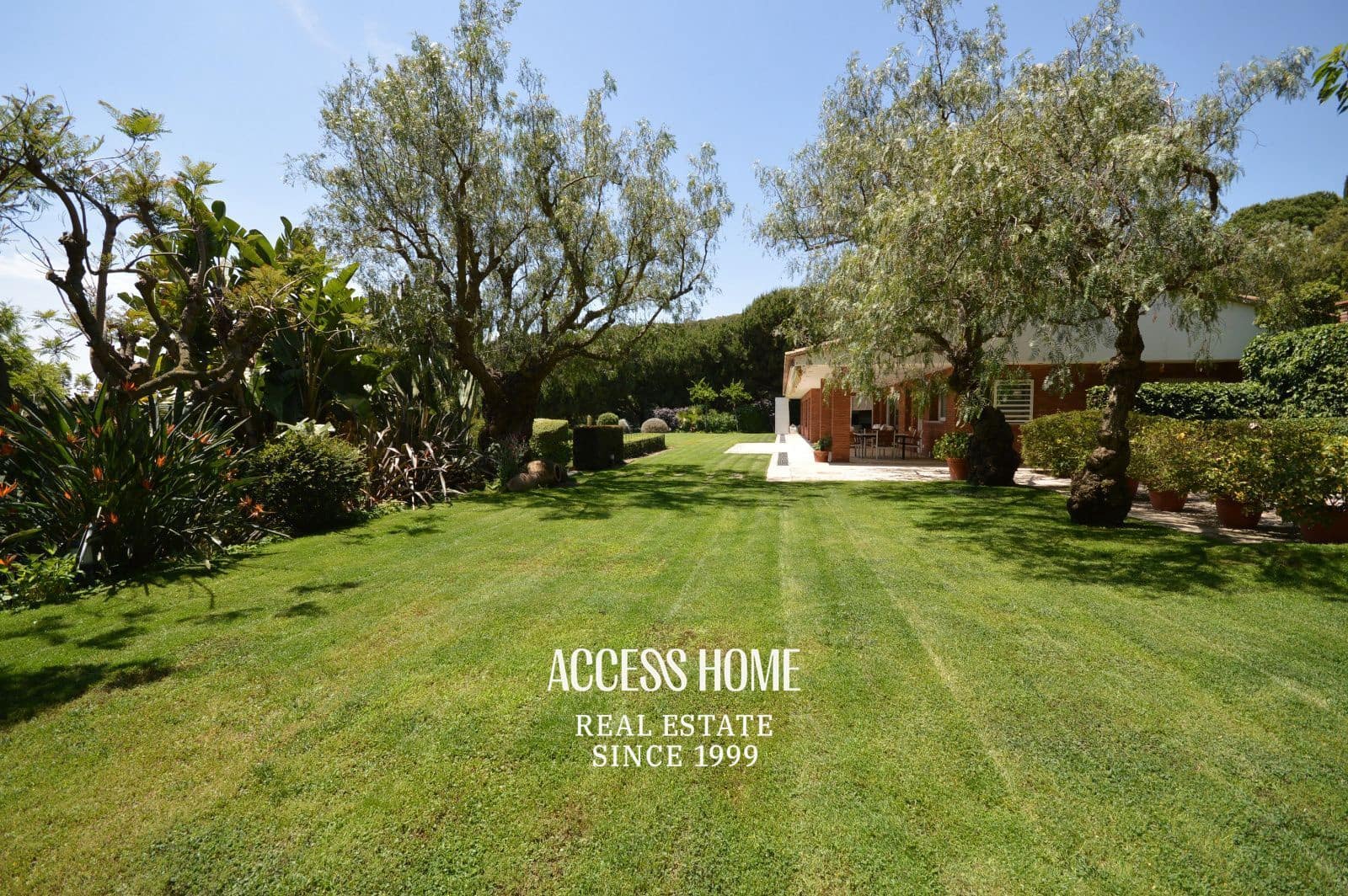 8 bedroom Villa for sale in Sant Vicenc de Montalt with pool garage - € 2,700,000 (Ref: 9363105)