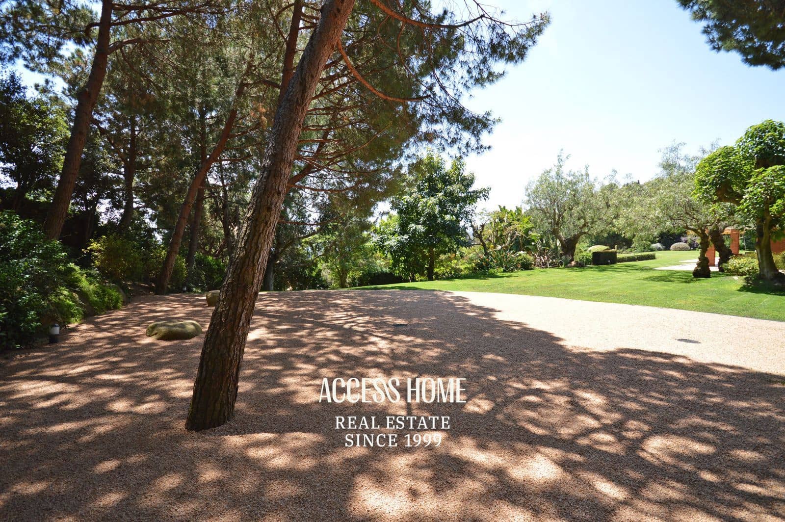 8 bedroom Villa for sale in Sant Vicenc de Montalt with pool garage - € 2,700,000 (Ref: 9363105)