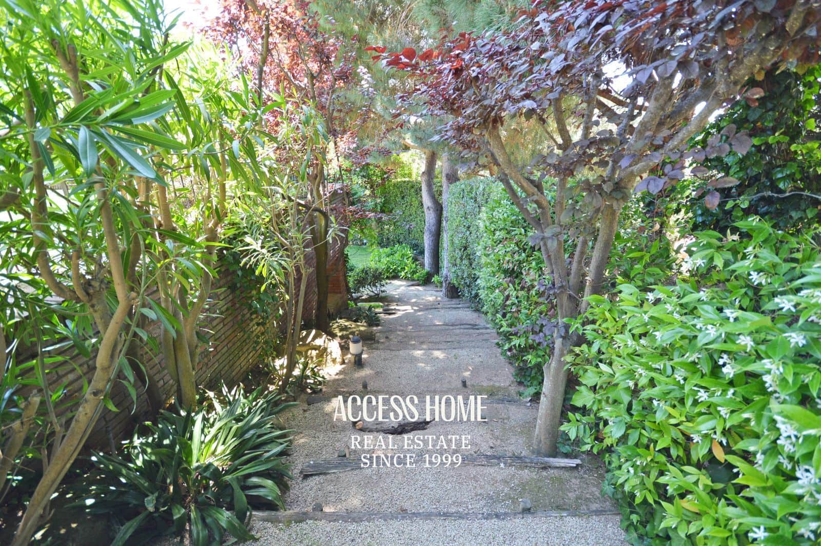 8 bedroom Villa for sale in Sant Vicenc de Montalt with pool garage - € 2,700,000 (Ref: 9363105)