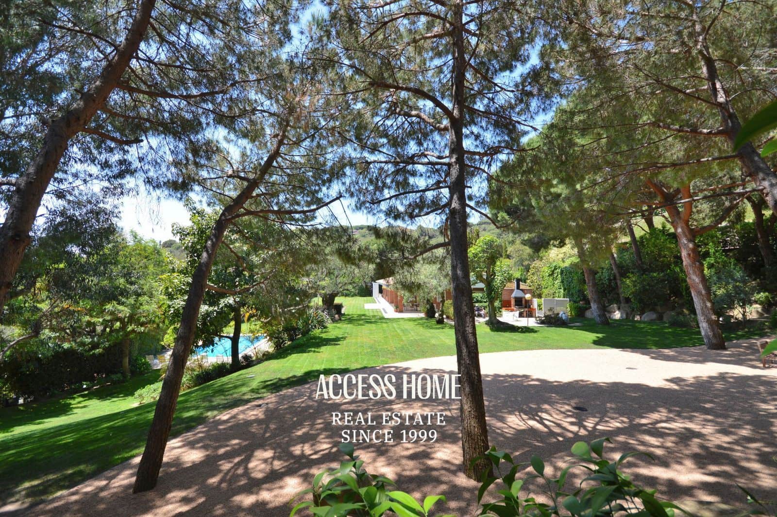 8 bedroom Villa for sale in Sant Vicenc de Montalt with pool garage - € 2,700,000 (Ref: 9363105)