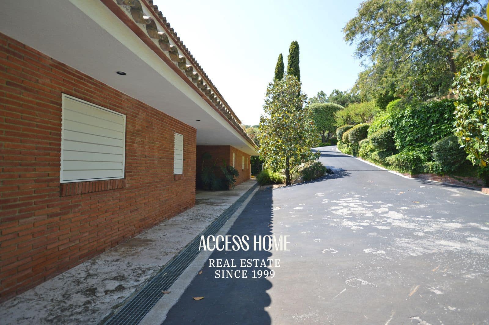 8 bedroom Villa for sale in Sant Vicenc de Montalt with pool garage - € 2,500,000 (Ref: 9363105)